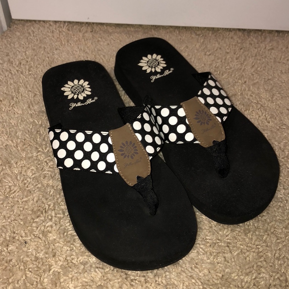 Yellow box sandals